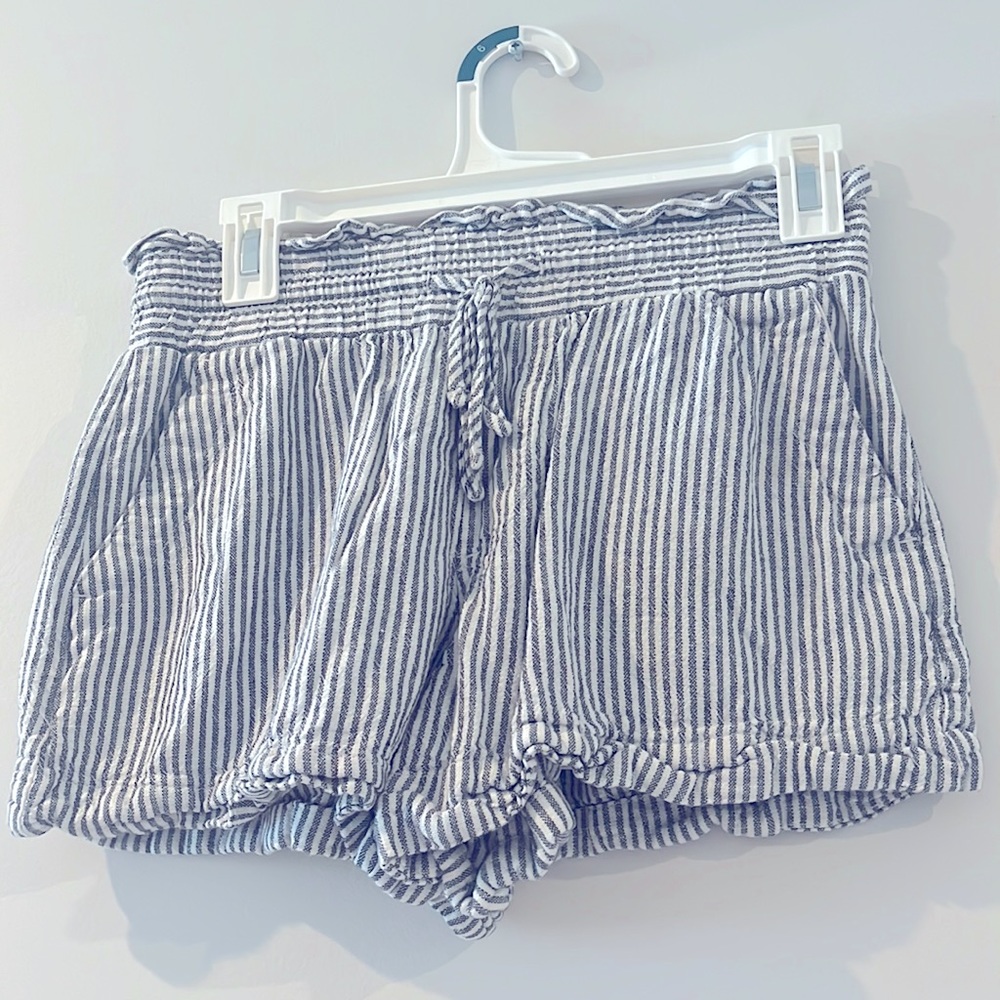 Comfy striped shorts with drawstring